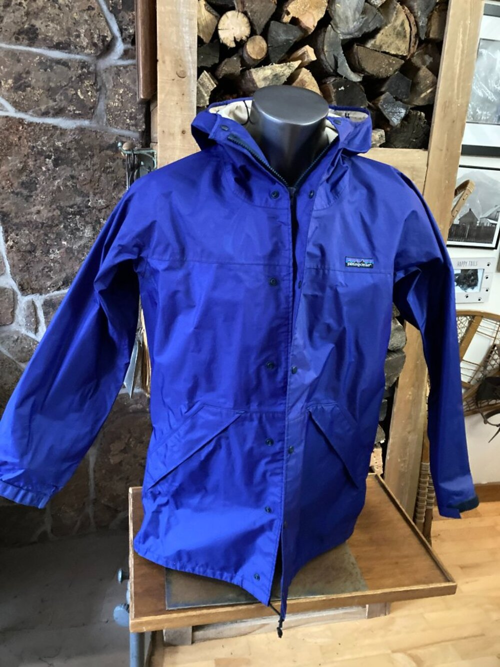 vintage patagonia rain jacket coat full zip zippered hood hooded mens large? L?